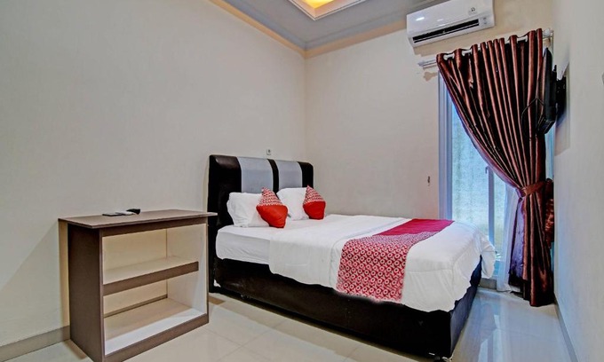 Pekanbaru Hotel | RedDoorz syariah near Universitas Islam Riau