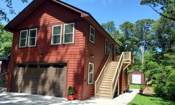 Southern Shores Apartment | Redhouse - Private 2 Bedroom Apartment near beach