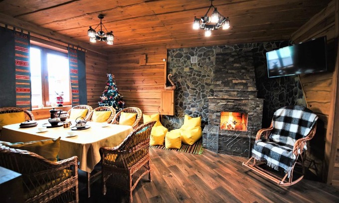 Vinnichki House | RedWoodHouse