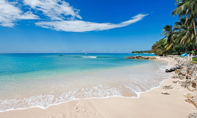Reeds Bay Condo | Reeds House on Reeds Bay. On the sea with Wonderful Sea Views From Every Room.