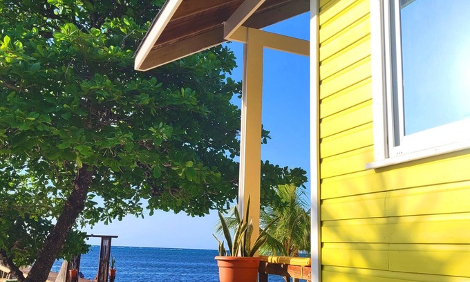 Roatan Cottage | Reefside Retreat Yellow Casita
