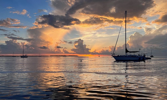 Tavernier House | Reel Oasisn3 bedroom 2 bathroom water front house in Tavernier, Fl