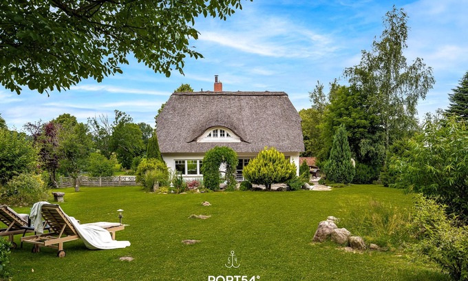 Selk House | Reethüs Schleiblick - sauna, whirlpool, wellness shower, terrace, garden, barbecue