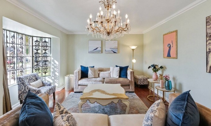 Seventh Ward House | Refined NOLA Mansion w/ Parking, Patio & Balconies