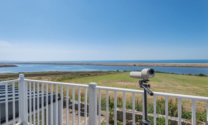 Littlebredy House | Reflections - Two Bedroom House, Sleeps 4