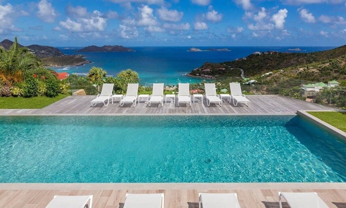 Morne de Depoudre Villa | Refreshing Villa Amidst a Breathtaking Nature