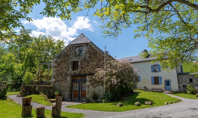 Arudy House | Refuge Out of the City