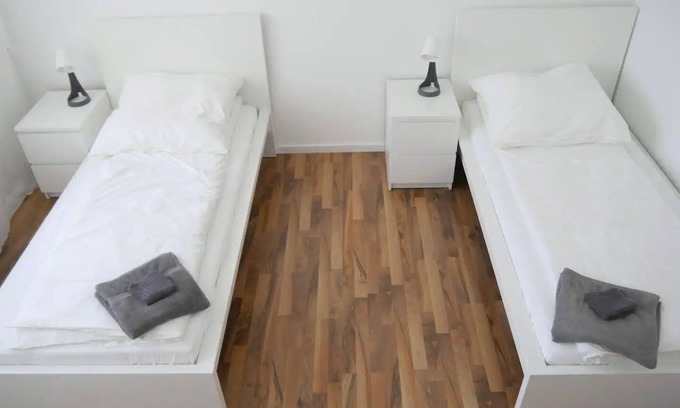 Selb Apartment | Refurbished apartment with executive room in Selb