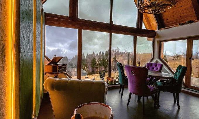 Sirnea House | Refurbished barn looking over the mountains - 20 min away from Dracula's Castle