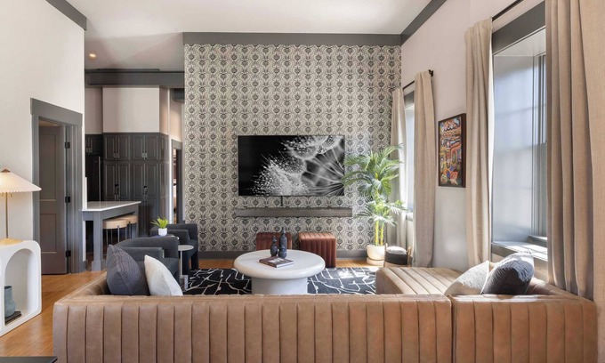 Old West Broad Neighborhood Condo | Refurbished Townhome | Free Parking