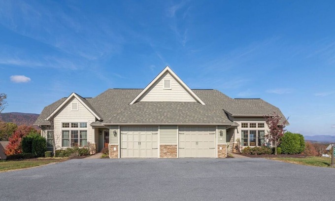 Massanutten House | Regal Vistas Luxury Two Bedroom Townhome