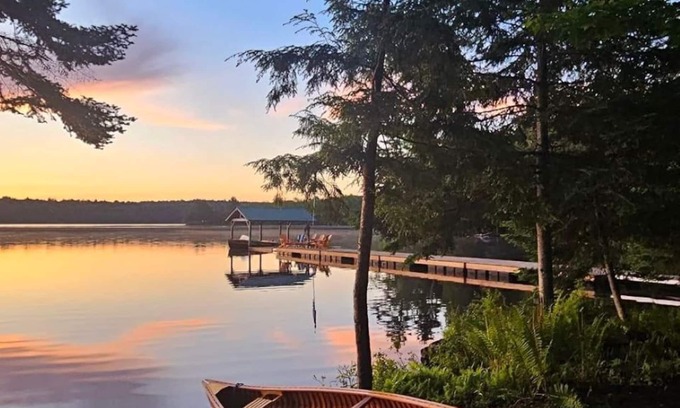 Magnetawan Cottage | Regally rustic, spacious 2-home waterfront getaway for 16+ with total privacy.