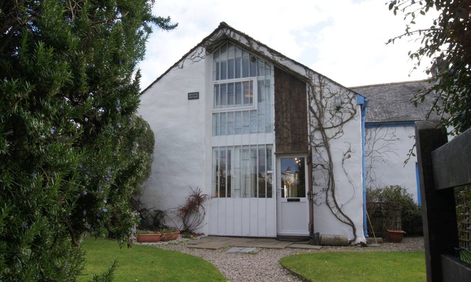 Mylor Churchtown Cottage | REGATTA COTTAGE, pet friendly, country holiday cottage in Feock