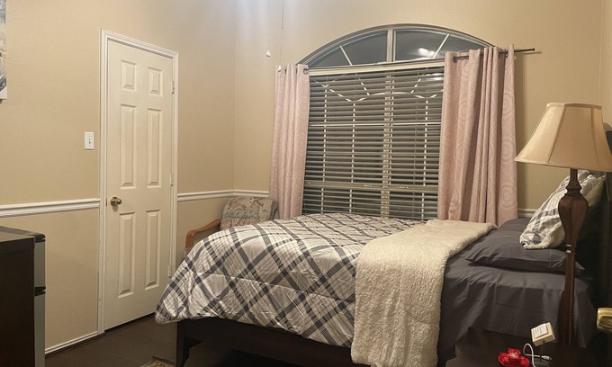 McKinney House | Relax and stay with this peaceful place to stay. No pet allow