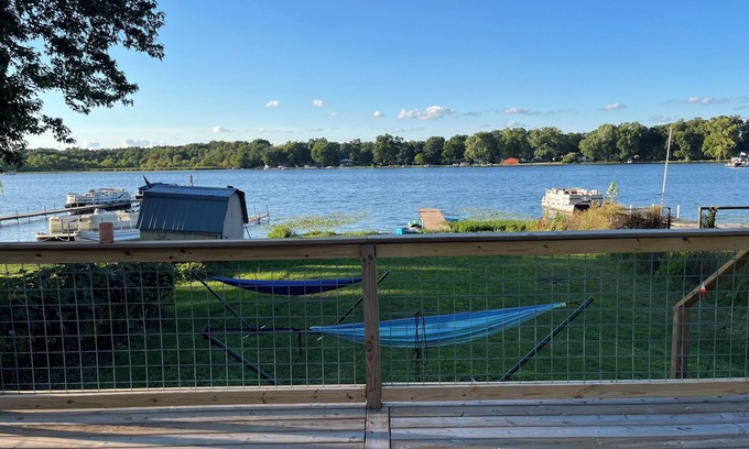 Elkhart Cabin | Relax and unwind at the Cozy Cabin on Heaton Lake.