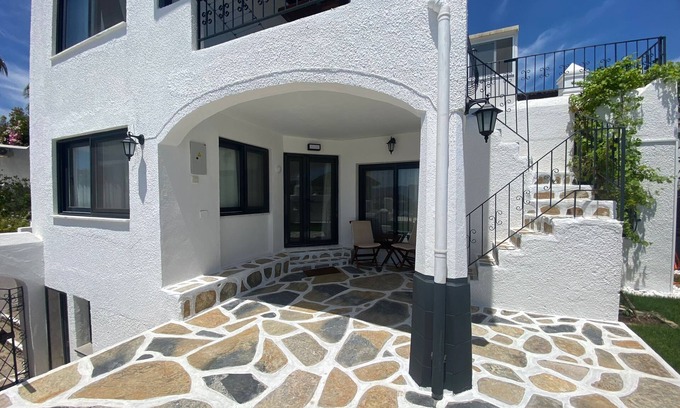 Bodrum House | Relax at Kun House – Sea View, Garden, Shared Pool & Central Location in Bodrum