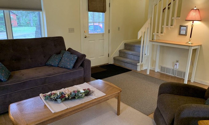 Mayfield House | Relax by the river in style & comfort just minutes from Traverse City, MI