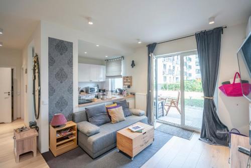 Warsaw Apartment | Relax&Comfort New WAW 50 sqm with terrace, garden, free parking and AC