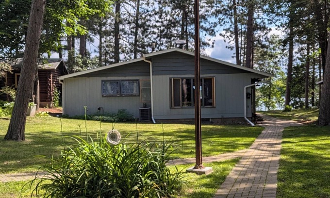 Sturgeon Lake Cabin | Relax, golf, fish & disconnect from today's fast pace living on Sand Lake