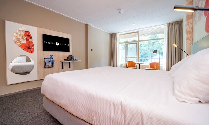 Lochem Hotel | Relax in Comfort with Indoor Pool, Free Parking & Fun Games for All Ages