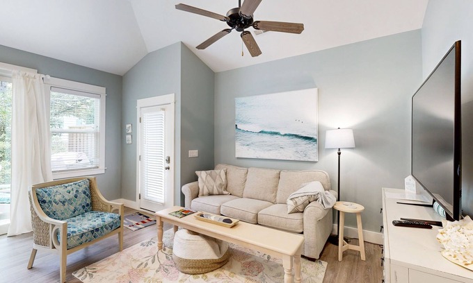 Corolla Light Condo | Relax in this inviting condo with patio, netflix streaming and pool