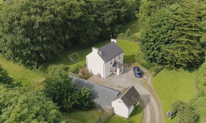 Broadford Other | Relax in traditional farmhouse cottage perfect for touring South & West Ireland.