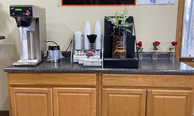Adair Hotel | Relax Inn and Suites