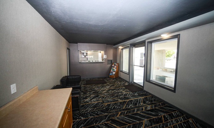 Derrick City Hotel | Relax Inn