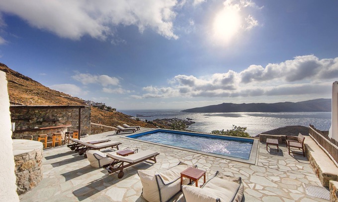 Mykonos Villa | Relax N Experience Our Traditional Villa With Private Pool And 5-star reviews