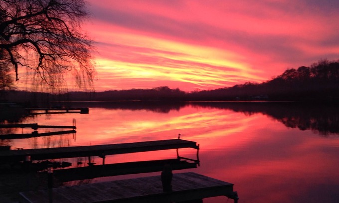 Battle Creek House | Relax or Play ALL YEAR ROUND At Our Cozy Lakefront Home.