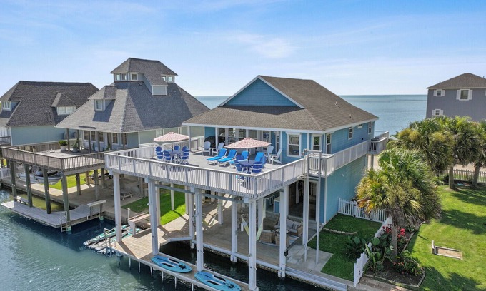 Terramar Beach House | Relax, Play, Fish, Crab - Birds, Beach and incredible Sunsets - Sleeps 10 to 11