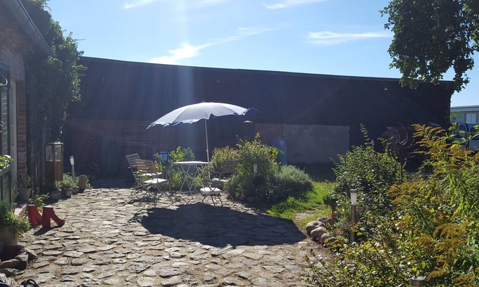 Schoenbeck House | Relax, unwind, gather resources in the country to life