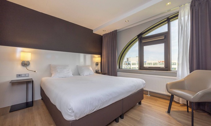 Municipality of Nieuwegein Hotel | Relax with Indoor Heated Pool — Free Parking, Minutes to Dom Tower & Museums