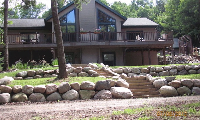 Minocqua Condo | Relaxation in the Northwoods