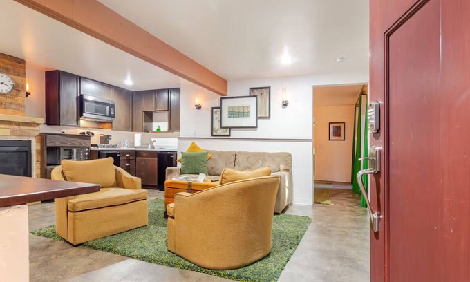 Northwood Apartment | Relaxed 1 Bedroom under the Russian River Redwoods