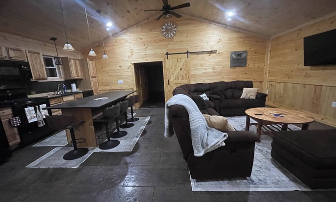 Munson Cottage | Relaxing Cottage near Black Moshannon and Penn State