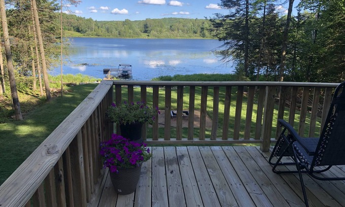 Carter House | Relaxing Lake Home that is certain to create smiles and memories for all ages!