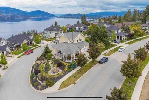Southwest Mission House | Relaxing Lakeview 2 bedroom entire suite