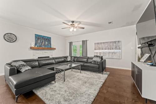 Shenandoah House | Relaxing Lakeview Retreat - Sleeps 6!