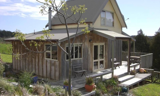Otaki Cottage | Relaxing Retreat, Need Some Time Out, Escape Here!