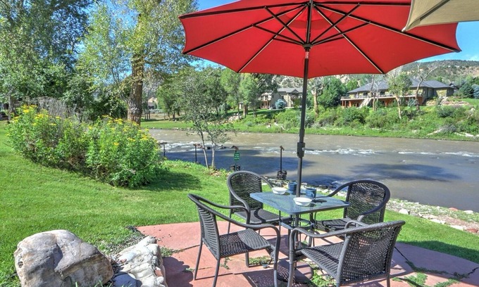 Glenwood Springs Apartment | Relaxing River's Edge Condo w/Private Beach, Fishing/Boat Access, 33 mi 2 Aspen