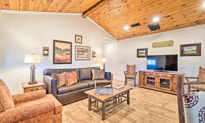 Harrison House | Relaxing Rural Harrison Home - 11 Mi to Town