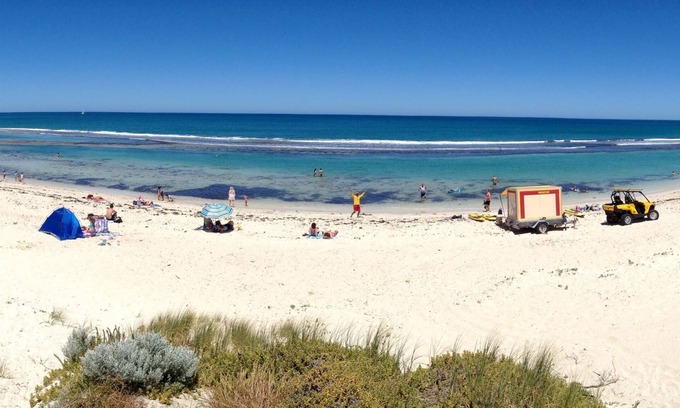 Yanchep House | Relaxing Seaside Escape - Oceanfront - Family and Pet friendly