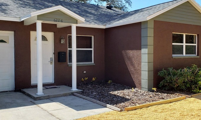 St. Petersburg - Clearwater House | Relaxing spacious house. Great Location!