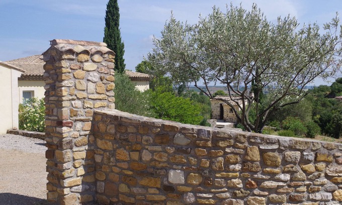 Peret Apartment | Relaxing vacations in the Mas La Magdelaine apartment