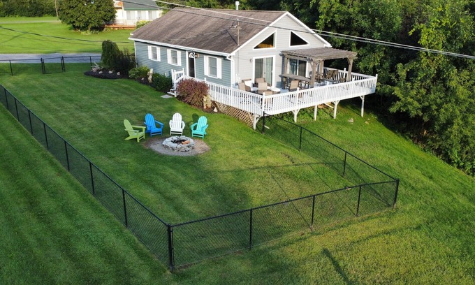 Frontenac House | Relaxing Year round Home. Available twelve months a year. Pets considered.