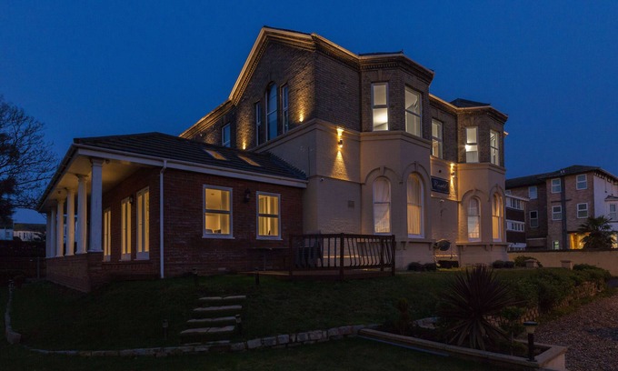 Great Yarmouth Apartment | Remaotel Seafield Court Apartments