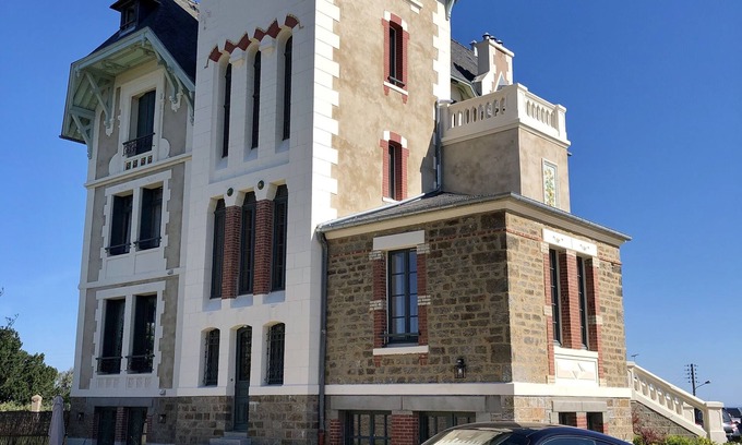 Saint-Lunaire Apartment | Remarkable rental with dream views in Saint-Lunaire