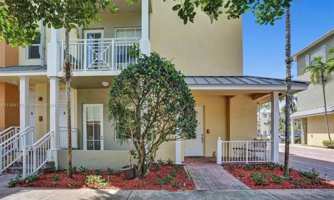 Sailboat Bend Condo | Remodeled 1/1 in Historic Sailboat Bend. 10 min to Downtown Las Olas and Beach
