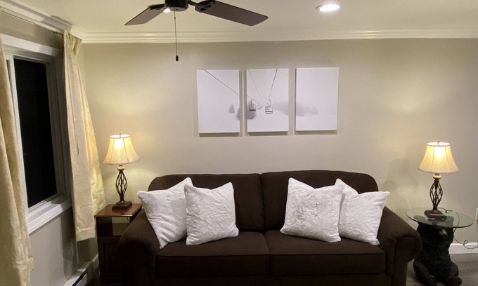 Snowshoe Condo | Remodeled Condo! Ski-in/Ski-out 2BR washer/dryer, Large Deck, Bike Storage